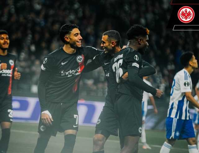 مرموش يقود فرانكفورت لاكتساح هلسنكي بسداسية في دوري المؤتمر الأوروبي