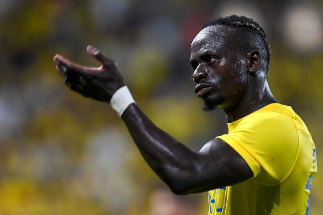 ساديو ماني يثير قلق النصر قبل مباراة الهلال في الدوري السعودي