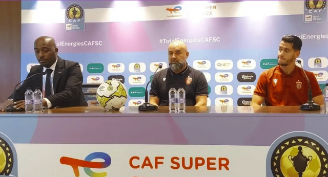 مدرب اتحاد الجزائر السابق يكشف موقفه من تدريب الزمالك