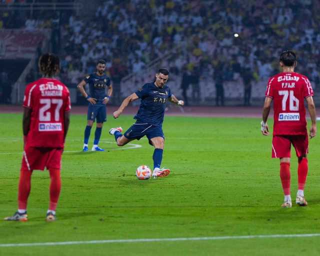 رونالدو يواصل مطارده هالاند بعد هدفه في مباراة النصر والوحدة