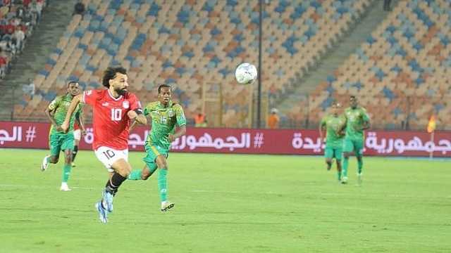 محمد صلاح يثور في وجه لاعب جيبوتي.. شاهد