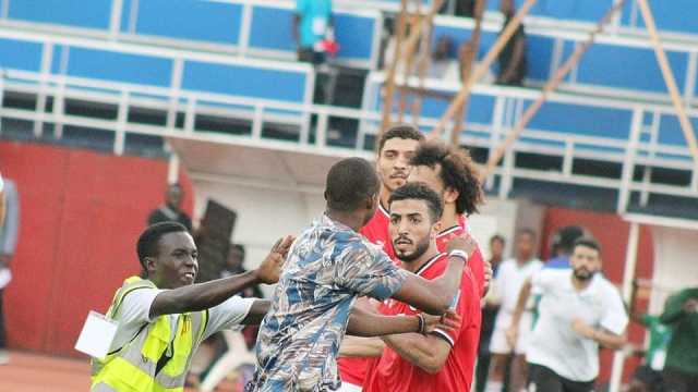 بسبب محمد صلاح.. نجم الأهلي حديث الصحف الإنجليزية