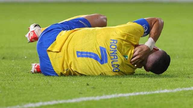 كاسترو يثير قلق جماهير النصر بسبب إصابة رونالدو قبل مواجهة الهلال
