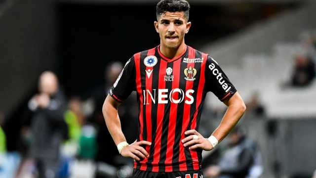 بسبب دعمه لـ فلسطين.. السلطات الفرنسية تعتقل يوسف عطال لاعب نيس