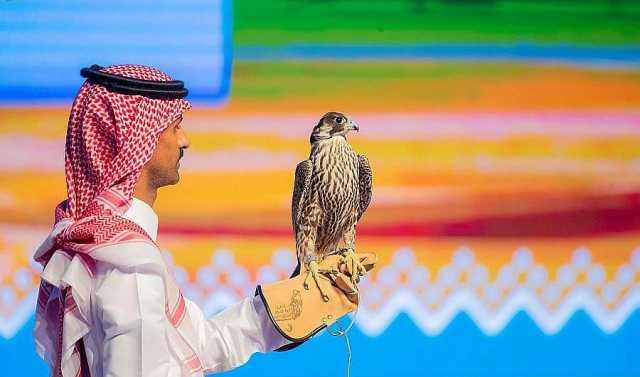 213 ألف ريال قيمة 3 صقور في الليلة الثالثة لمزاد نادي الصقور السعودي