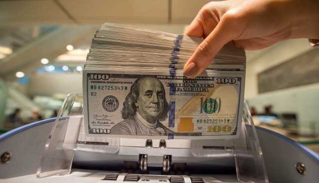 هبوط أسعار الدولار بعد بيانات أمريكية مخيبة للآمال