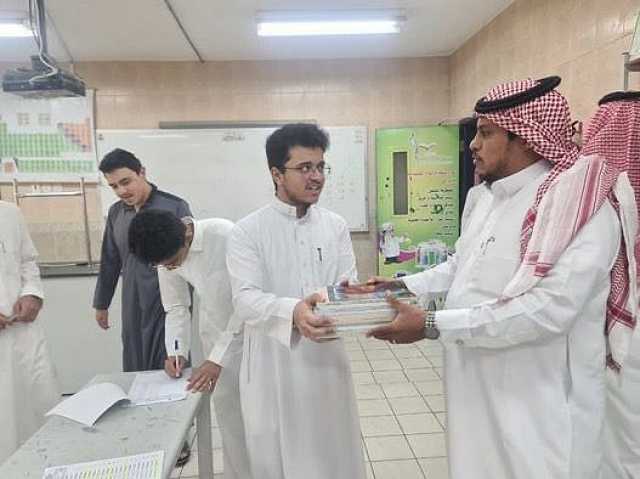مدارس الطائف تسلّم الكتب الدراسية لطلابها قبل بدء العام