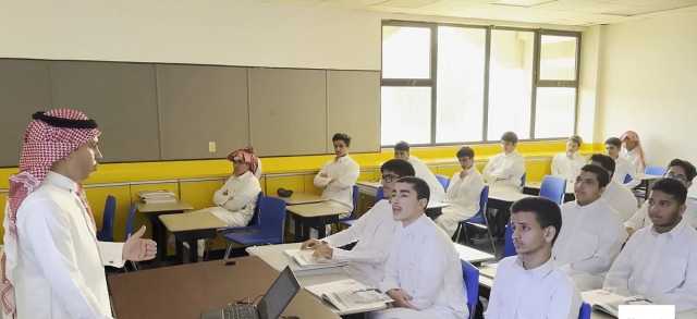 بالفيديو.. تدريس اللغة الصينية بمدرسة ثانوية في الخبر