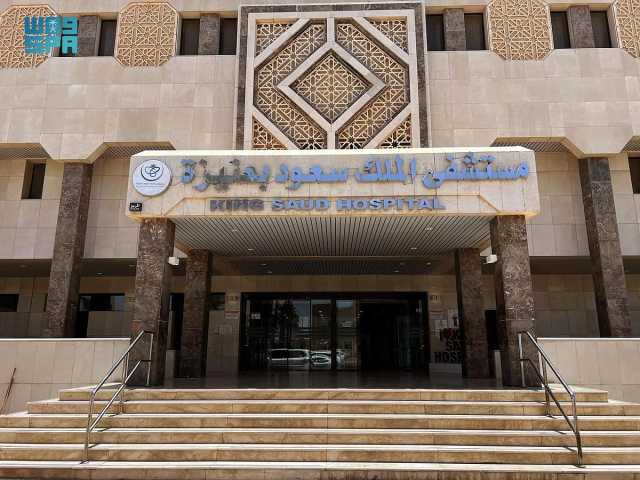 تدخل جراحي ينهي معاناة مريض من الكرسي المتحرك في عنيزة