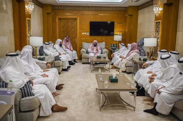 السديس لمؤذني المسجد النبوي: عظموا قيم الاعتدال وعمقوا الأثر الإيجابي الديني عالميًا