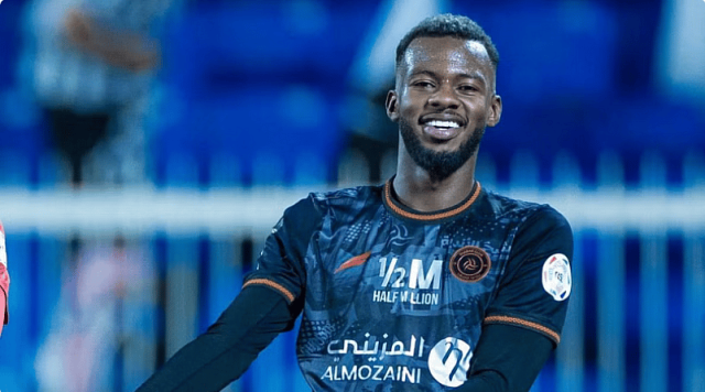 الهلال يعلن رسميًا التعاقد مع المدافع الدولي حسان تمبكتي