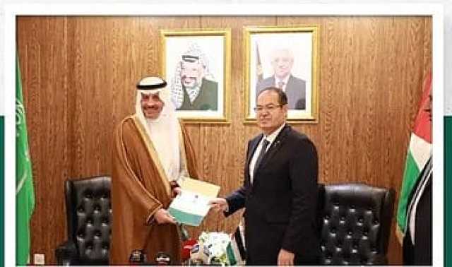 سفير المملكة لدى فلسطين يقدم أوراق اعتماده