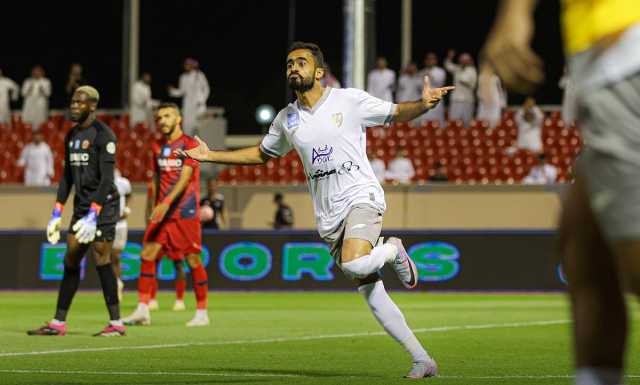الطائي يفوز على ضمك في دوري روشن بهدف الحرابي