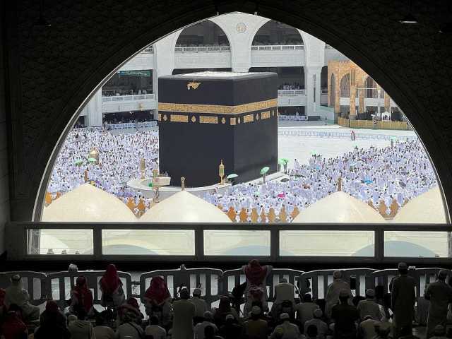 فحص 80 عينة من داخل المسجد الحرام يوميًا للتأكد من جودة الهواء وسلامة الأسطح
