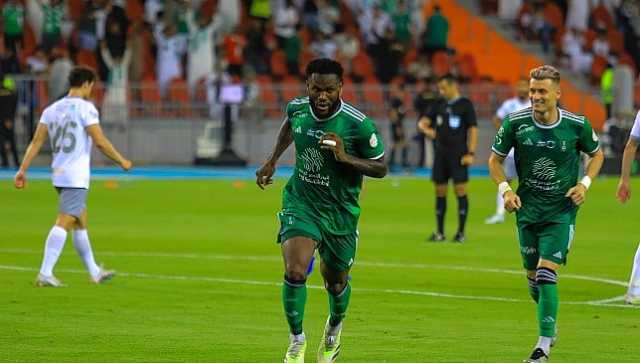 الأهلي يهزم ضيفه الطائي في ختام الجولة الرابعة من دوري روشن