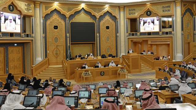 إنشاء شركة قابضة تتولى إنجاز الملف الصحي الموحد.. 8 مطالب خلال جلسة الشورى