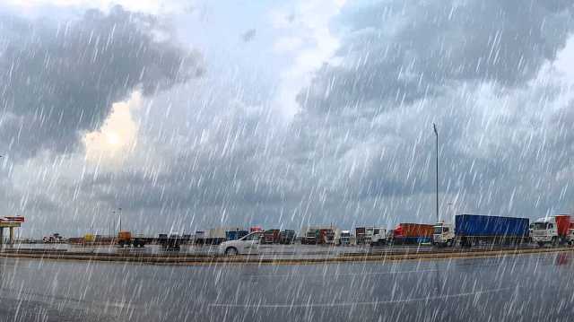 مركز الأرصاد ينبه لهطول أمطار غزيرة على منطقة عسير