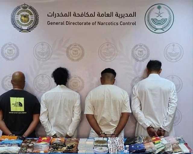 القبض على 4 أشخاص لترويجهم 27 كيلوجرامًا من الحشيش بمحافظة جدة