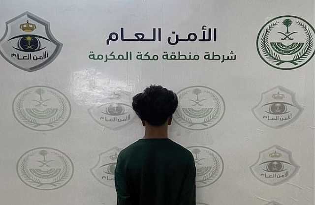 بالفيديو.. القبض على مواطن لمضايقته فتاة داخل مركبتها في الطائف