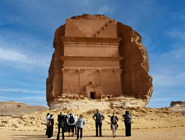 العُلا.. حلم يتحول إلى واقع كواحدة من أهم الوجهات السياحية العالمية