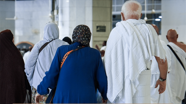 وزارة الحج: 5 وصايا بشأن معاملة كبار السن في أثناء أدائهم العمرة