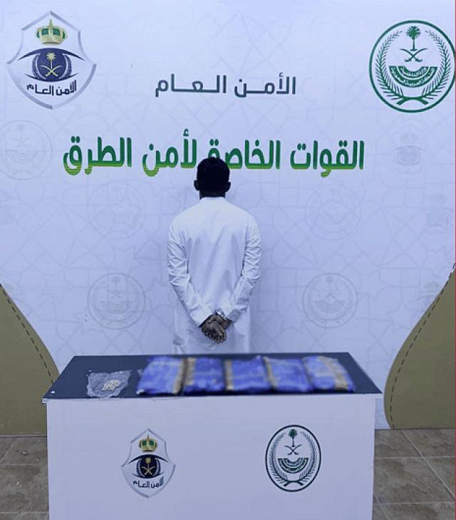 القبض على شخص روج 5 كيلوجرامات حشيش مخدر وأقراص إمفيتامين