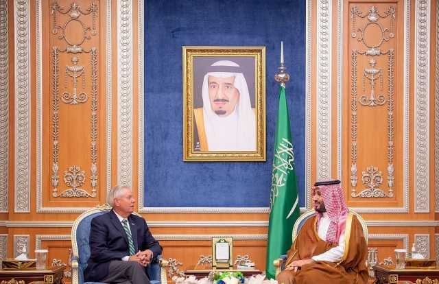 ولي العهد يجتمع مع السيناتور ليندسي غراهام ووفد من مجلس الشيوخ الأمريكي