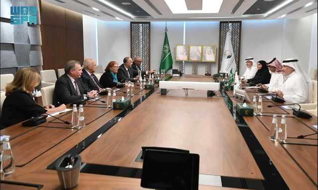 «الربيعة» يبحث مع نائب رئيس الوزراء الكوبي سبل تطوير الشؤون الإنسانية والإغاثية