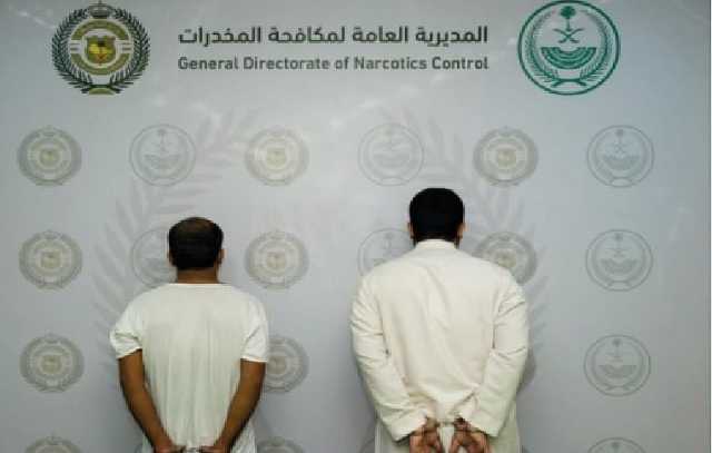 مكافحة المخدرات تضبط شخصين بالمدينة المنورة لترويجهما الإمفيتامين