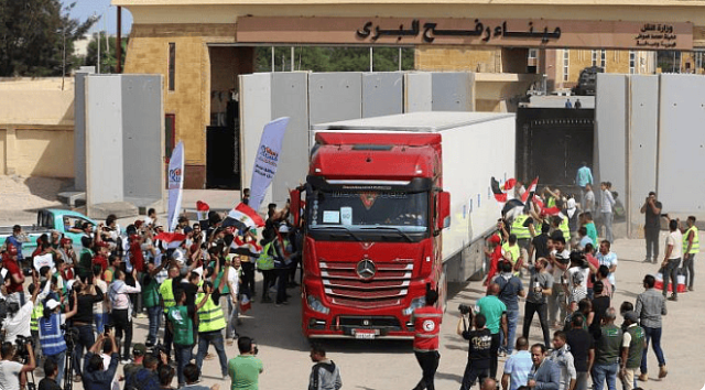 ثاني أيام الهدنة.. استمرار تدفق المساعدات الإنسانية إلى غزة عبر معبر رفح