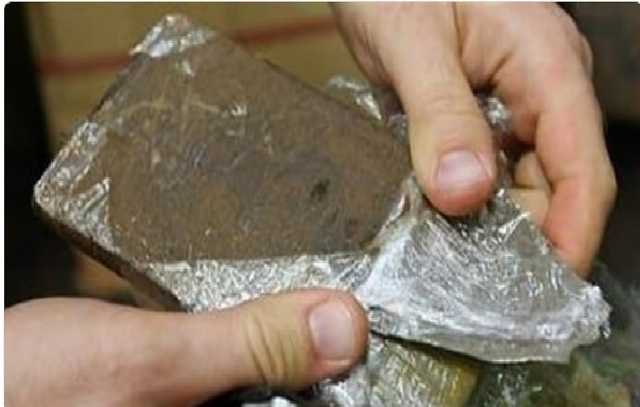 مكافحة المخدرات تضبط 3 أشخاص بتبوك لترويجهم الحشيش والإمفيتامين