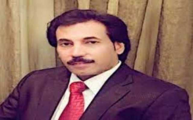 حذر من عواقب وخيمة تنتظر اليمن .. البيض يوجه نصيحة للشرعية والحوثيين والإنتقالي