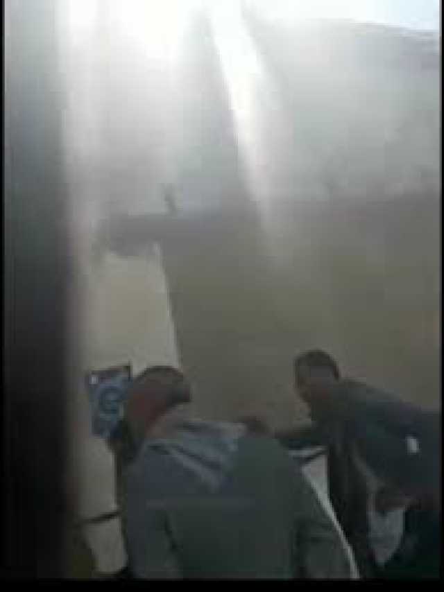 بلاغ لسلطات صنعاء .. عبدالمجيد الحوثي ونجلي العسل يعتدون على حقوق الناس ويتحدون القانون