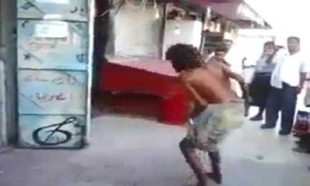 عدن : مسلحون يقتلون مواطناً يعاني اضطرابات نفسية في التواهي 
