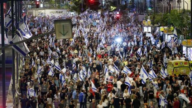 اندلاع مواجهات بين الشرطة الإسرائيلية ومحتجين من أهالي الأسرى في تل أبيب