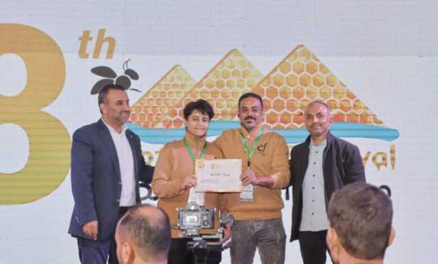 *”لمسات حضرمية” تحرز المستوى الذهبي في مسابقة أفضل عسل “سدر يمني” ضمن مهرجان العسل المصري*