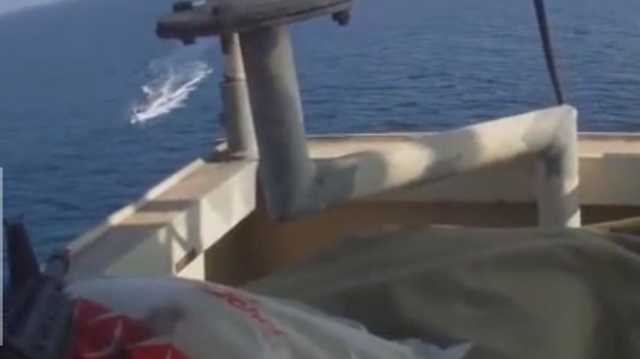 قراصنة يهاجمون ناقلة مواد نفطية ويصعدون على متنها قبالة الصومال