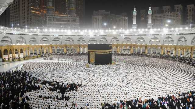 صحيفة: غضب واسع بعد وقف السعودية تأشيرات العمرة للبنانيين