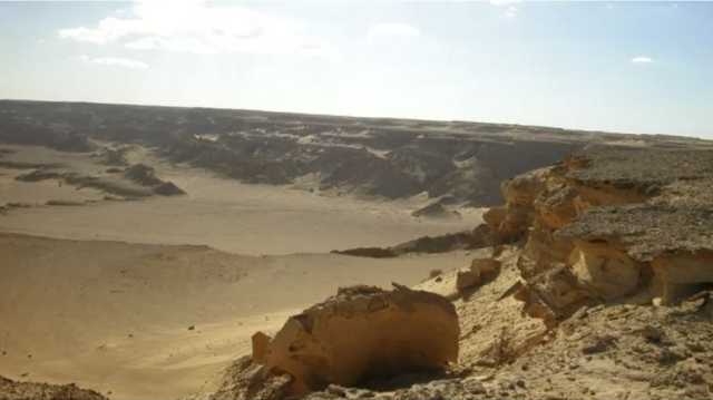 منخفض القطارة بصحراء مصر الغربية.. خطوة طموحة أم قفزة في الهواء؟