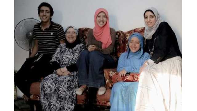 معتقل مصري يطلب إذن والدته للتخلص من حياته: أنا في قبر عند حاكم ظالم
