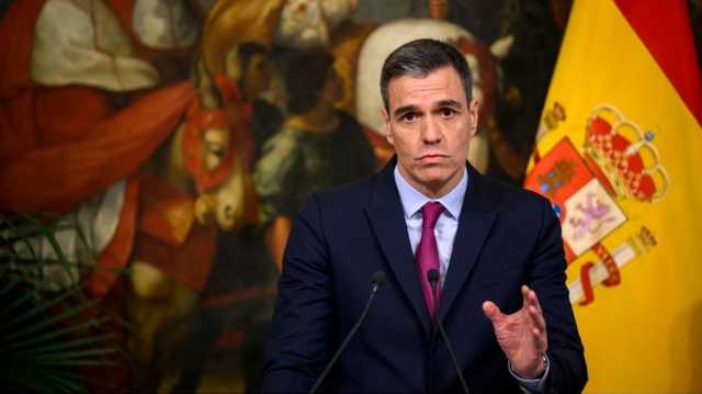 رئيس وزراء إسبانيا يطالب الاتحاد الأوروبي بمراجعة علاقاته مع الاحتلال