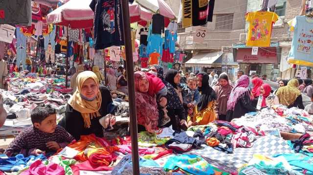 عيد فطر بلا ملابس جديدة.. الأسعار وتراجع الجودة يصدمان المصريين (صور)