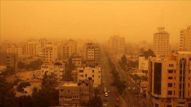 عاصفة رملية تضرب وسط العراق وجنوبه وتخلف أكثر من 1800 حالة اختناق