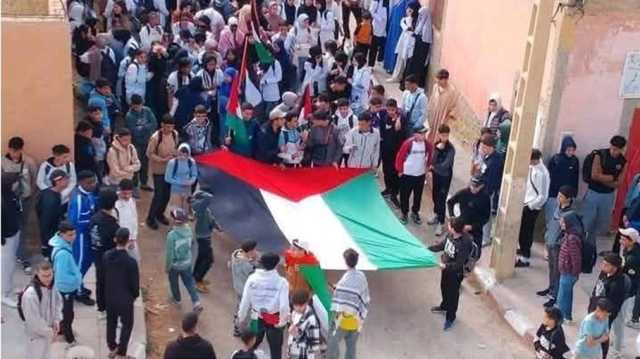 من الأقسام إلى ساحات التضامن.. تلاميذ المغرب يرفضون الصمت تجاه مجازر غزة (شاهد)