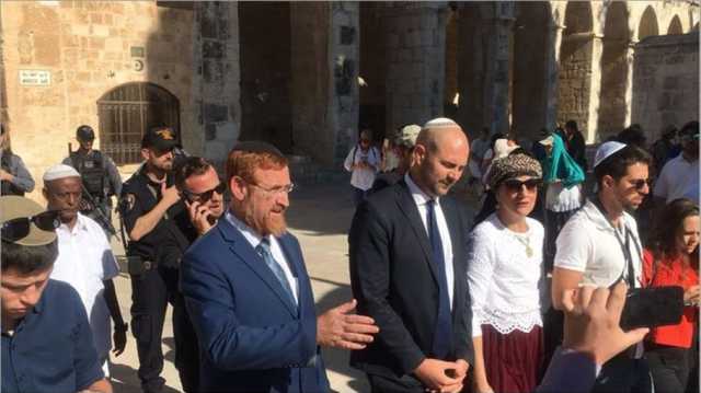 المتطرف يهودا غليك يقتحم المسجد الأقصى تحت حراسة شرطة الاحتلال (شاهد)
