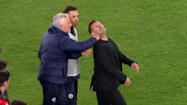 مورينيو يعتدي على مدرب غلطة سراي.. والنادي يرد
