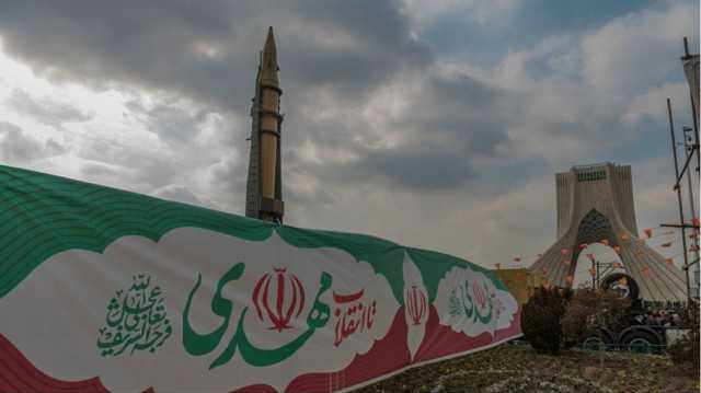 إيران تحذر من ضربها عسكريا وتلوح بـالنووي.. وخبراء يناقشون الخيارات