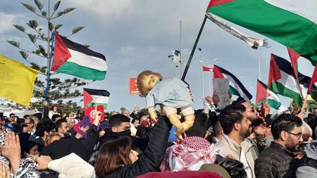 تونسيون يتظاهرون أمام السفارة الأمريكية دعما لغزة ورفضا للعدوان (شاهد)