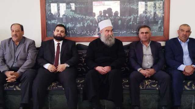 محافظ السويداء يلتقي حكمت الهجري.. ووزير الدفاع يجتمع بـرجال الكرامة (شاهد)