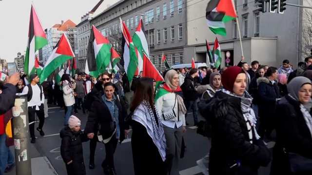 ألمانيا تهدد بترحيل ناشطين مؤيدين لفلسطين.. هل تحوّلت سياسة الهجرة إلى أداة قمع؟